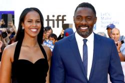 Idris elba fait sa demande en mariage dans un cinema